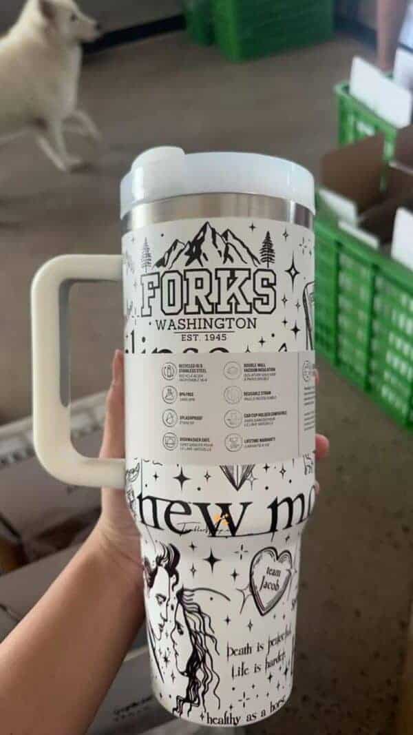 Stylish mountain and wilderness themed tea tumbler design.