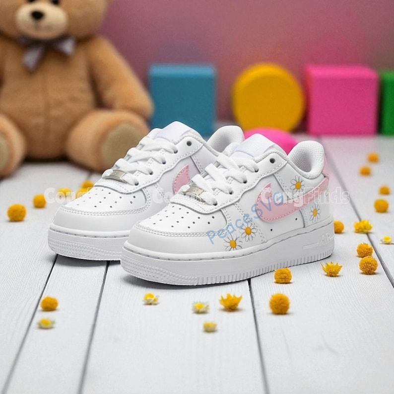 Hand-Painted Daisy Air Force 1 Sneakers: Custom Floral Toddler Shoes